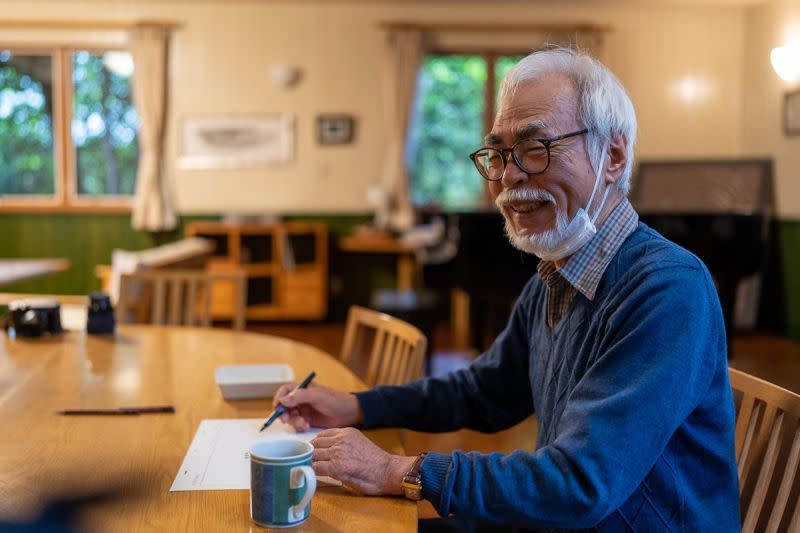 ▲不少粉絲看到已經高齡80歲的宮崎駿爺爺，氣色頗好地笑著現身，甚是開心。（圖／翻攝自Twitter@JP_GHIBLI）