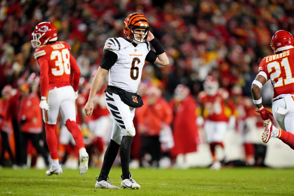 Will Jake Browning and the Cincinnati Bengals beat the Cleveland Browns on Sunday? NFL Week 18 picks, predictions and odds weigh in on the game.