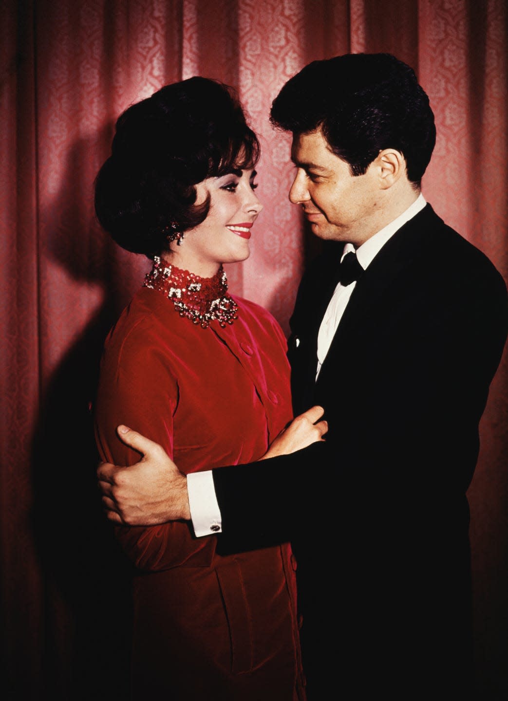 elizabeth taylor and eddie fisher after wedding ceremony