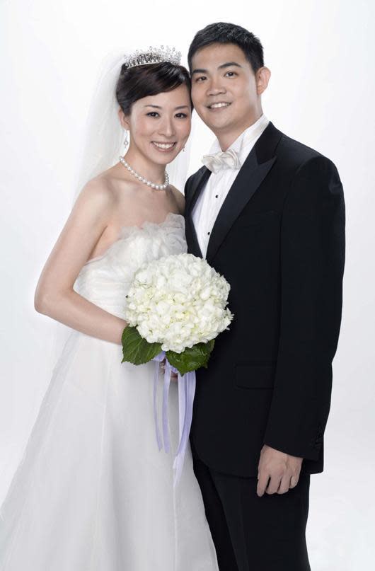 連勝武（右）與相戀4年的華航空姐路永佳（左）結婚，傳為佳話，11年後男方爆出婚外情，讓人震驚。（翻攝自痞客邦）