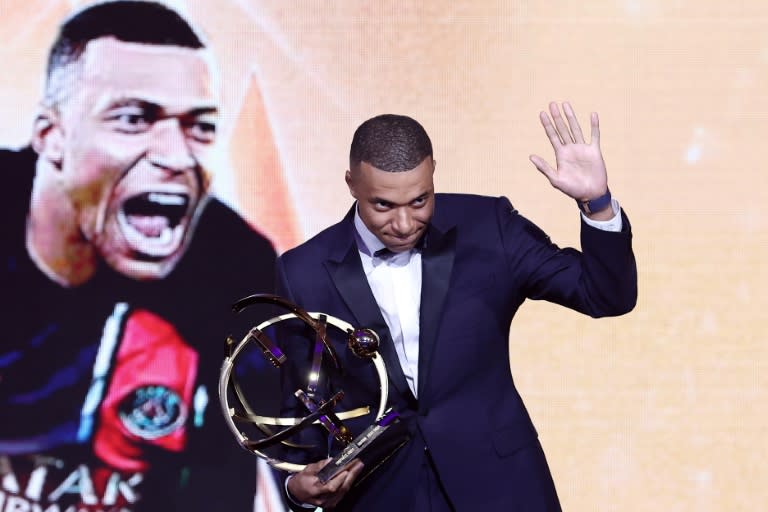 L'attaquant français Kylian Mbappe lors de la cérémonie des Trophées UNFP le 13 mai à Paris (FRANCK FIFE)