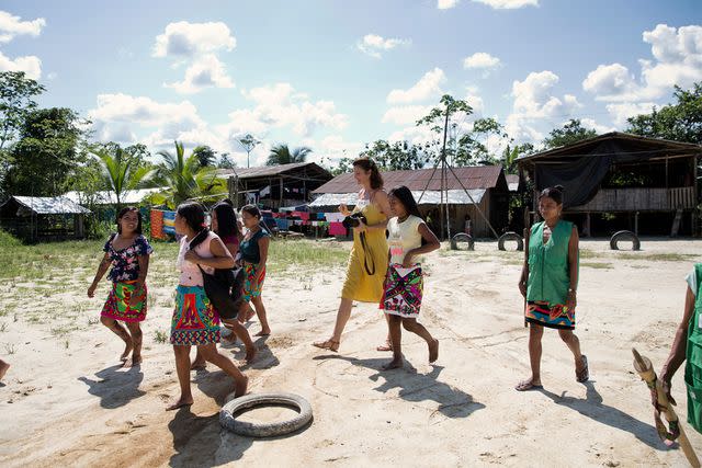 <p>UNHCR/Hector Perez</p> Helena Christensen walking with some of the women in the Quibdó region