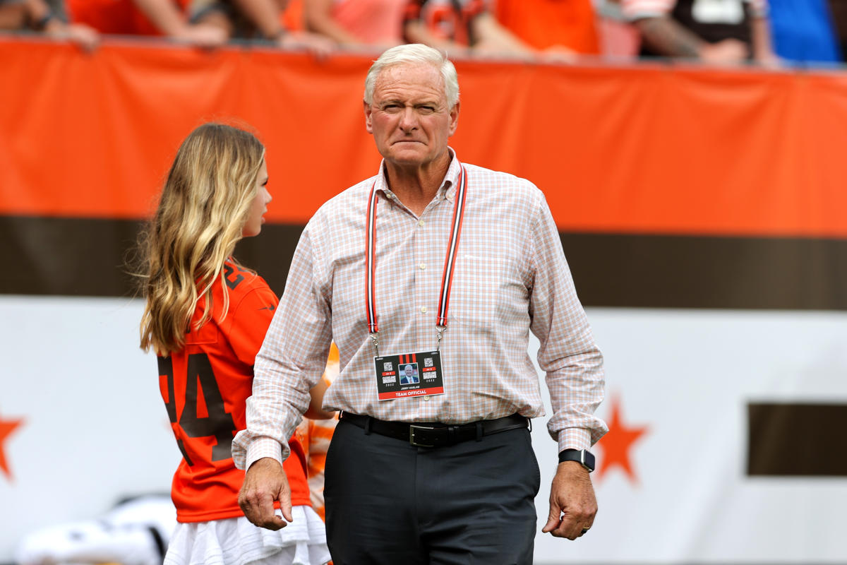 Browns fan who threw water bottle at Jimmy Haslam facing FirstEnergy  Stadium ban