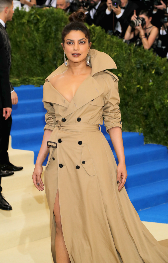 Priyanka Chopra Wears Show-Stopping Trench Coat to the Met Gala, Poses With  Nick Jonas on the Red Carpet
