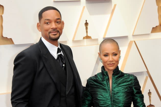 Will Smith reacts to Jada Pinkett Smith's memoir, shares 'notifications  off' post - Good Morning America