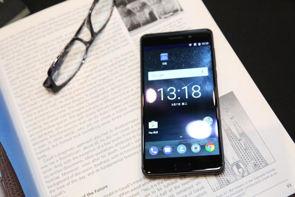 Nokia重回台灣，6系列第一支上市的手機。
