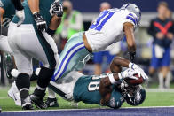 <p>Philadelphia Eagles running back Kenjon Barner (38) scores a touchdown during the game between the Philadelphia Eagles and Dallas Cowboys on November 19, 2017 at AT&T Stadium in Arlington, TX. (Photo by Andrew Dieb/Icon Sportswire) </p>