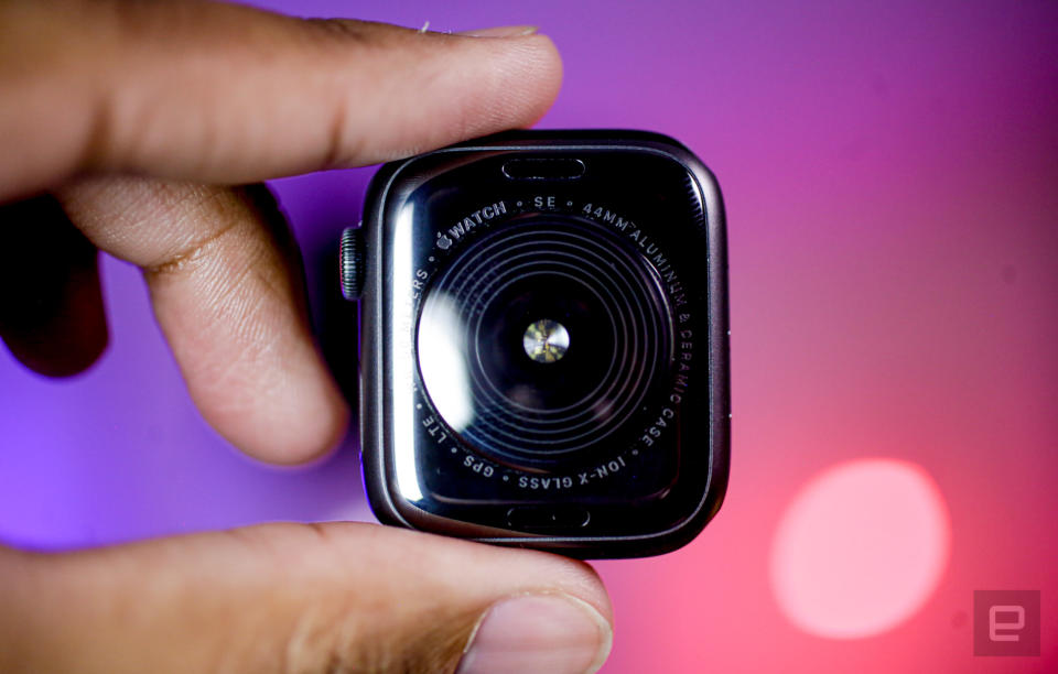 Apple Watch SE hands-on photos