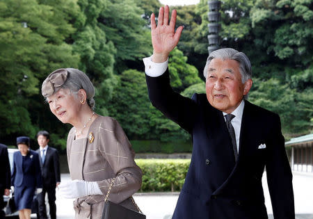 FILE PHOTO: Japan's Emperor Akihito (R) and Empress Michiko arrive at the Imperial Palace before welcoming Vietnam's President Tran Dai Quang and his wife Nguyen Thi Hien in Tokyo, Japan, 30 May 2018. Franck Robichon/Pool via Reuters/File Photo