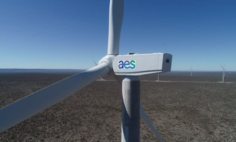 Pese a la deuda de Cammesa, AES Argentina invierte en energía renovables y otos nichos.