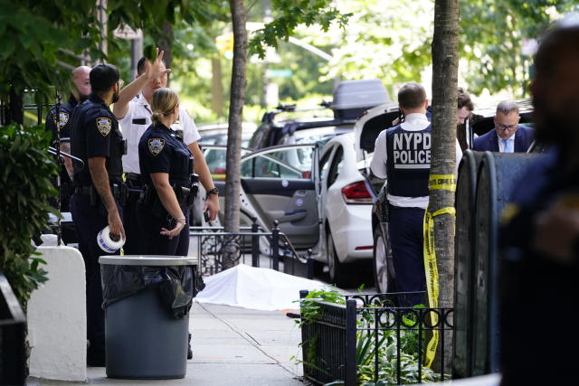 Two women involved in custody battle shot dead near Gracie Mansion in  apparent murder-suicide