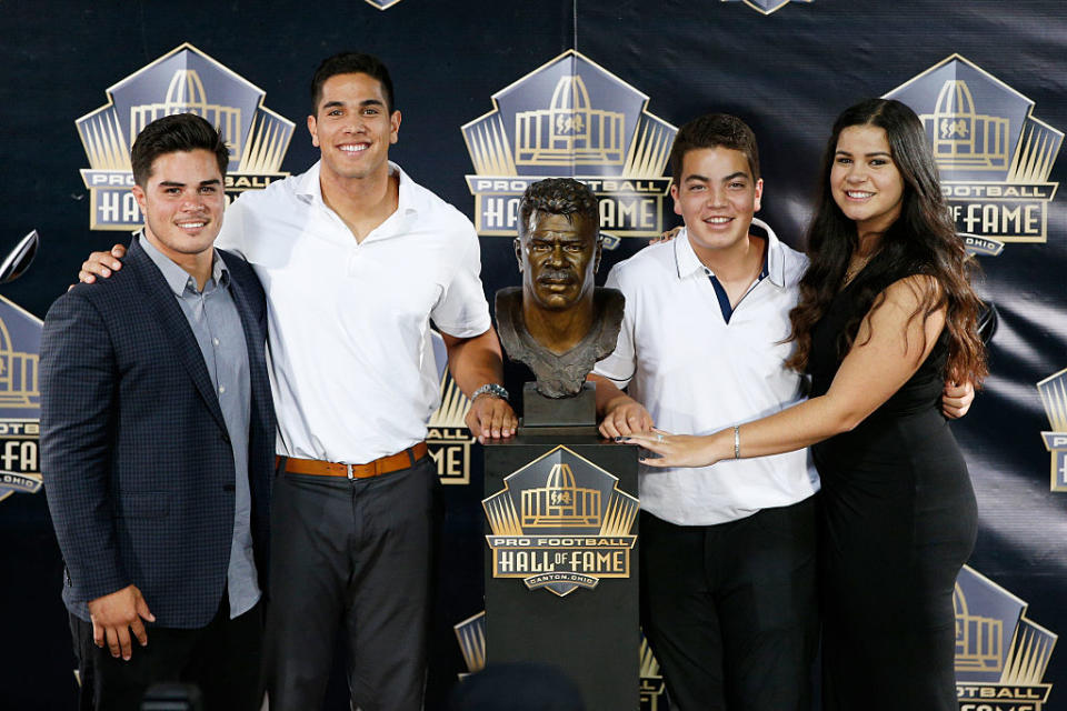 Junior Seau’s children honored him at his Hall of Fame induction. (Getty)