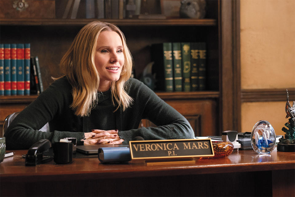 Veronica Mars -- "Chino and the Man" - Episode 102 -- Veronica and Keith launch their investigation. Their involvement puts Police Chief Langdon on edge. Penn goes public with his theory on who the bomber is. Meanwhile, local teen Matty Ross begins her own search for her fatherís killer. Veronica Mars (Kristen Bell), shown. (Photo by: Michael Desmond/Hulu)