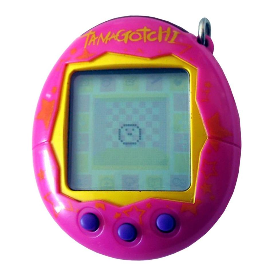 1997 — Tamagotchi