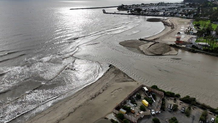 Floodwaters pour into Pacific Ocean (Accuweather)