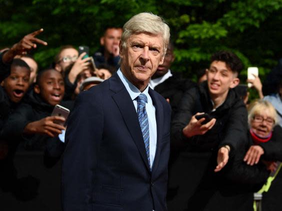 Arsene Wenger still wants to return to football after leaving Arsenal (AFP/Getty)