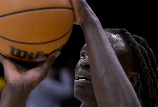 Celtics sign Wenyen Gabriel to training camp deal