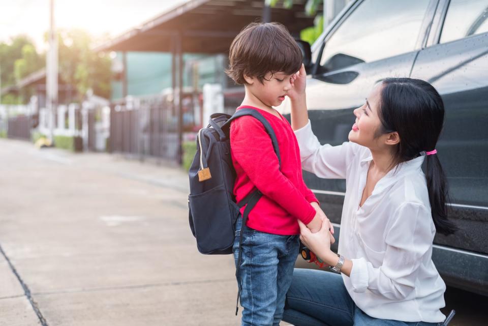 Die Schule ist nicht weit weg und gut mit dem Fahrrad zu erreichen, trotzdem fahren Sie Ihr Kind jeden Tag mit dem Auto dort hin? (Bild: iStock / Shutter2U)