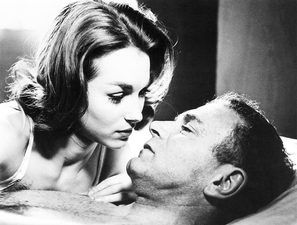 Shirley Anne Field and Laurence Olivier in THE ENTERTAINER, 1960