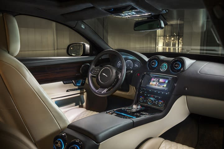 2016 Jaguar XJL interior photo