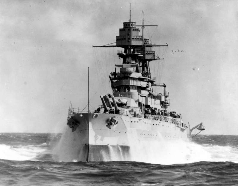 美國海軍「亞利桑納號」（USS Arizona）「生前」英姿（Wikipedia / Public Domain）