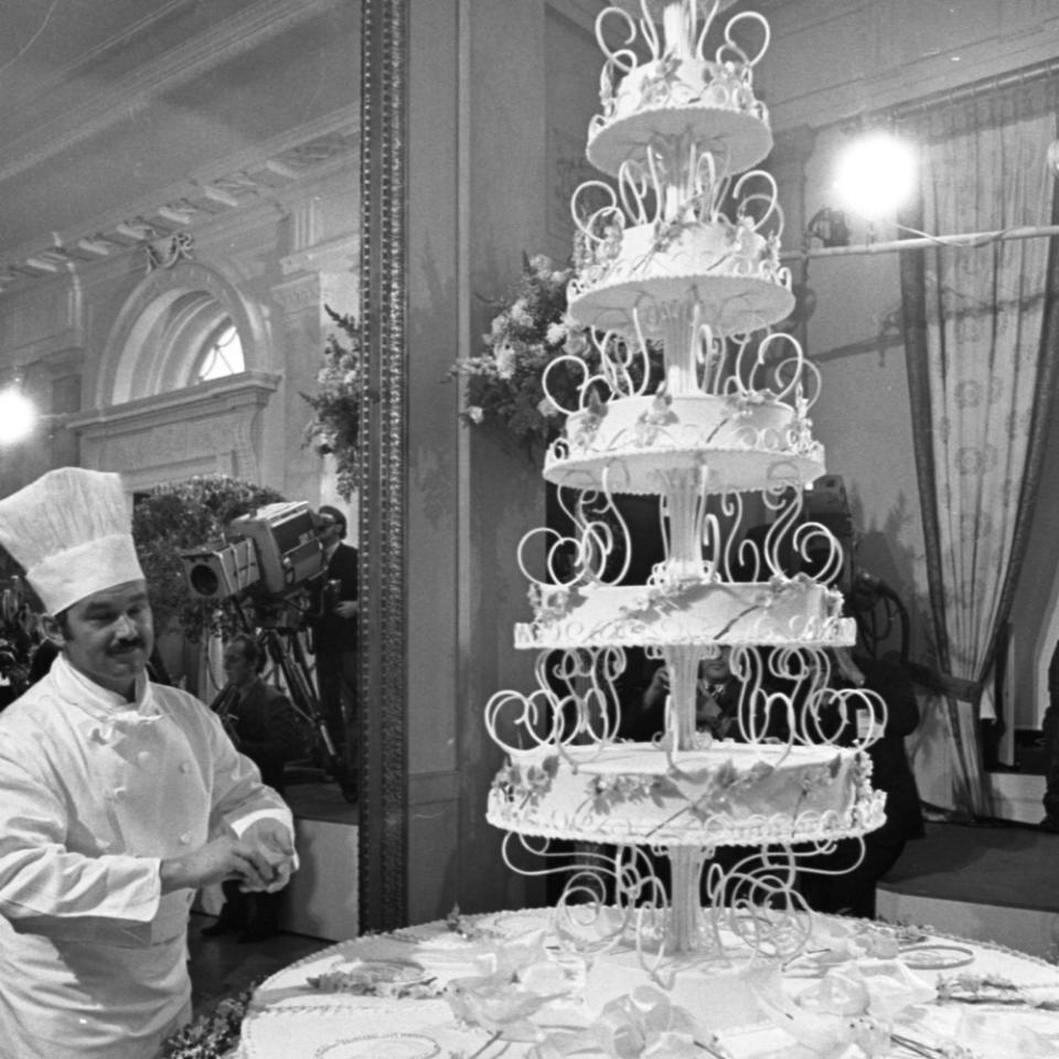 <h1 class="title">Tricia Nixon Cox Wedding Cake</h1><cite class="credit">Photo by Frank Hurley/Daily News Archive via Getty Images</cite>
