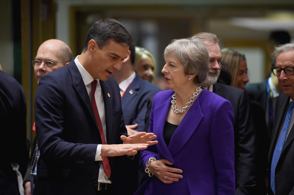 Prime minister Theresa May in conversation with her Spanish counterpart at a European summit in October (Getty)