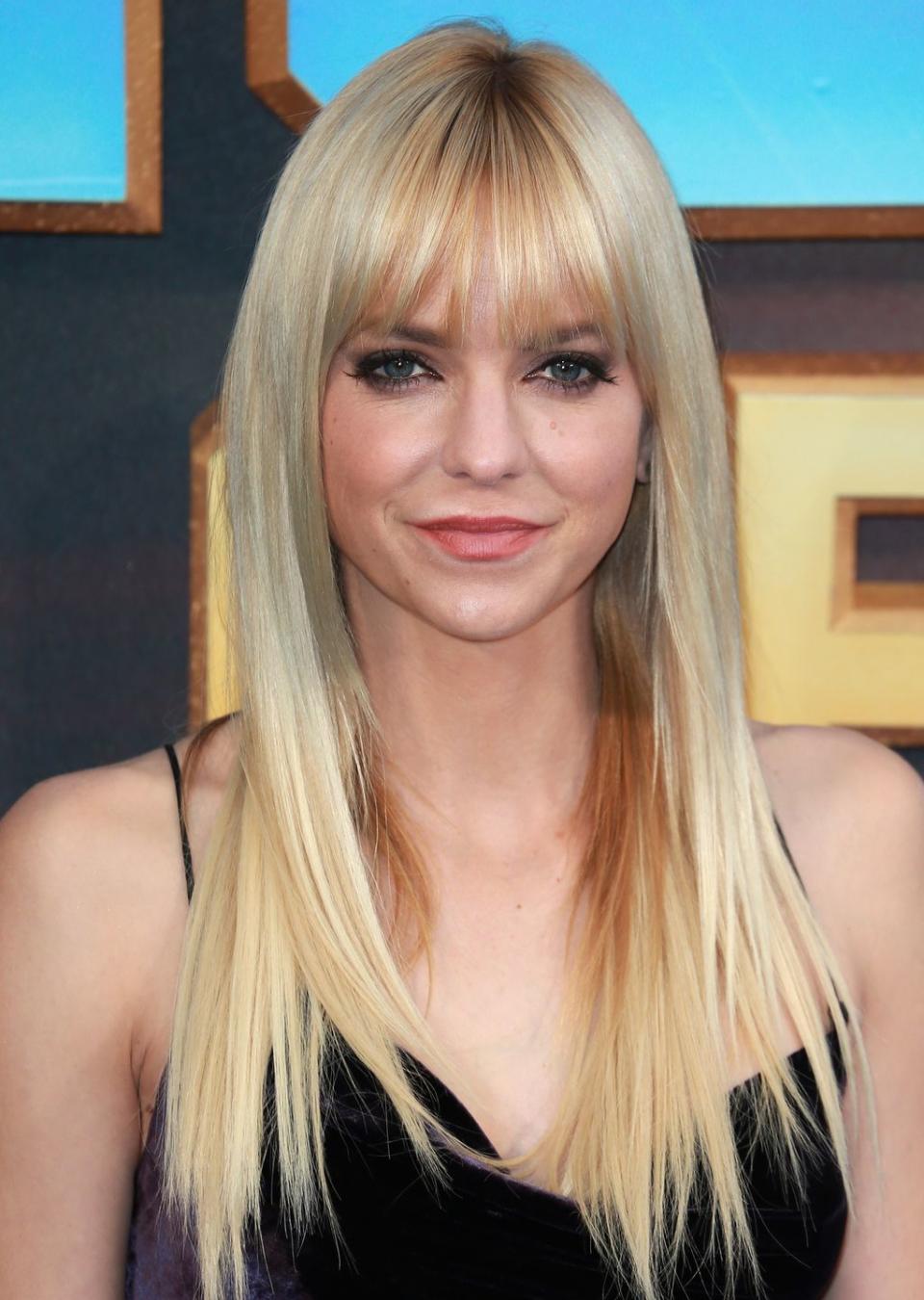 36) Anna Faris