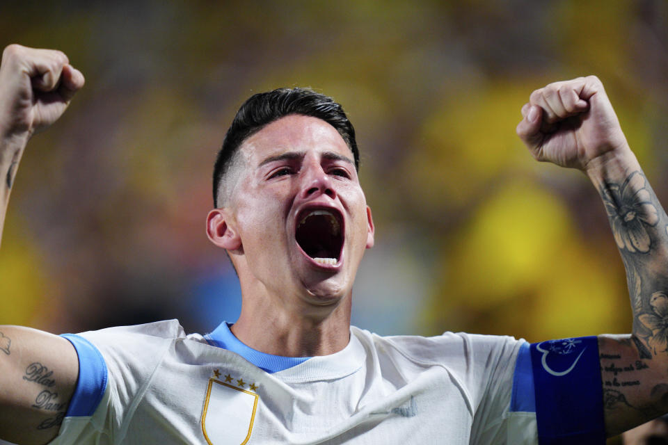 El volante colombiano James Rodríguez celebra tras la victoria 1-0 ante Uruguay en la semifinal de la Copa América, el miércoles 10 de julio de 2024. (AP Foto/Jacob Kupferman)