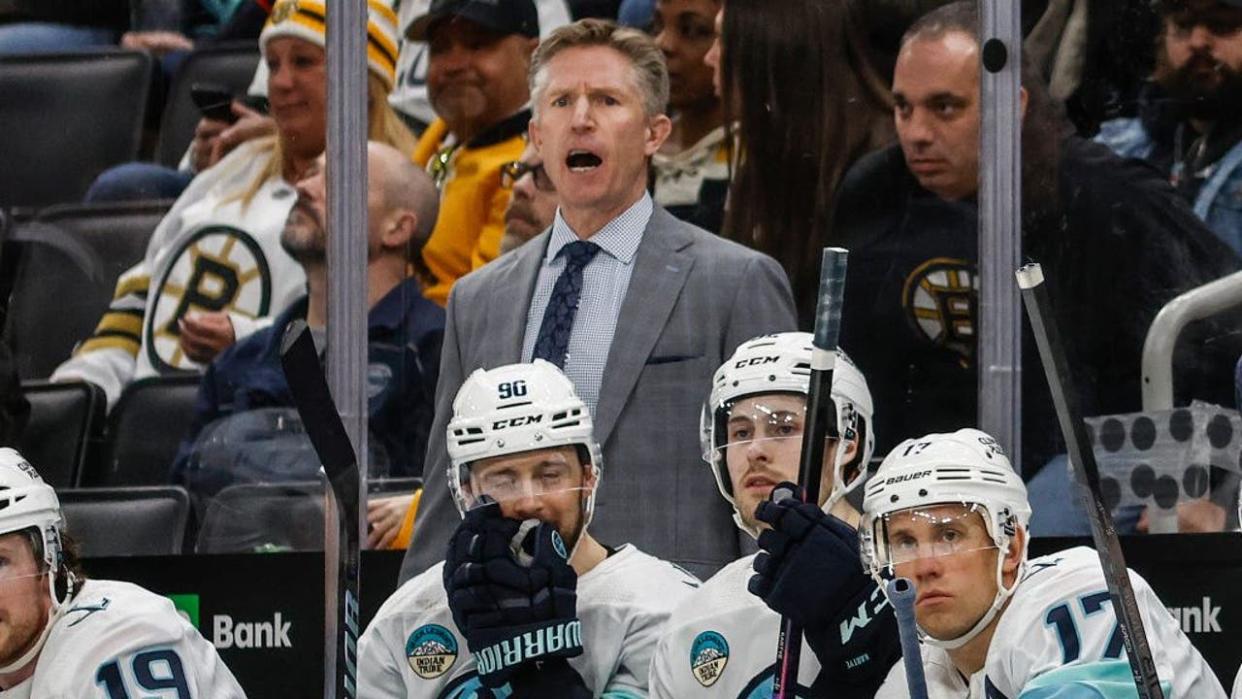 <div>BOSTON, MA - FEBRUARY 15: Seattle Kraken head coach Dave Hakstol during the third period against the Boston Bruins at TD Garden on February 15, 2024 in Boston, Massachusetts.</div> <strong>(Winslow Townson / Getty Images)</strong>