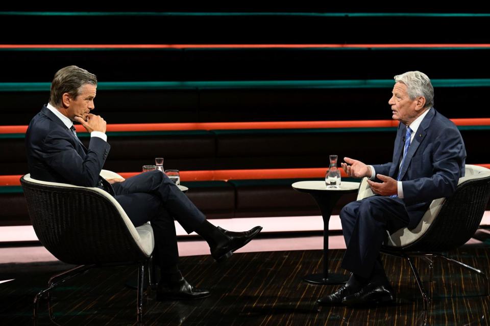 ZDF-Moderator Markus Lanz sprach am Dienstagabend mit Joachim Gauck über den steigenden Wählerverlust der traditonellen Parteien in Deutschland. (Bild: ZDF / Markus Hertrich)
