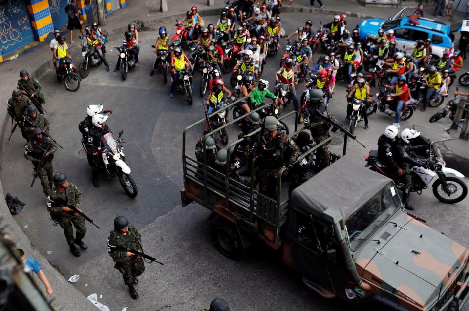 Brazil army favela Rio de Janeiro