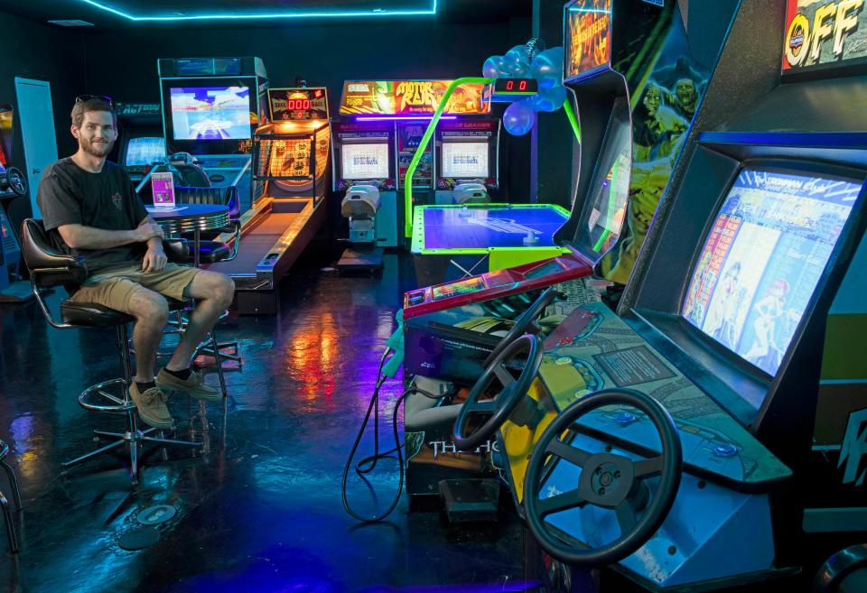 Daniel Demeter has opened a new night spot on Pace Blvd called The Grid Arcade Bar. The Grid offers classic coin-operated video and pinball arcade games for all players and genres. 