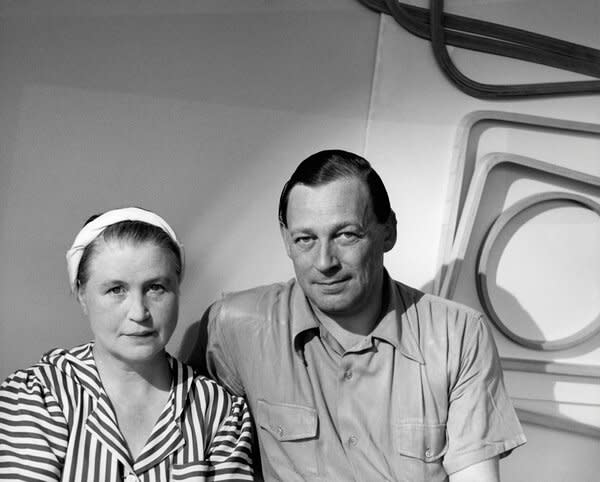 <span style="font-family: Theinhardt, -apple-system, BlinkMacSystemFont, &quot;Segoe UI&quot;, Roboto, Oxygen-Sans, Ubuntu, Cantarell, &quot;Helvetica Neue&quot;, sans-serif;">In 1935, Aino and Alvar Aalto cofounded Finnish furniture company Artek with visual arts promoter Maire Gullichsen and art historian Nils-Gustav Hahl. The original aim of the company was to promote the Aalto’s furniture and glassware designs and produce furnishings for their buildings.</span>