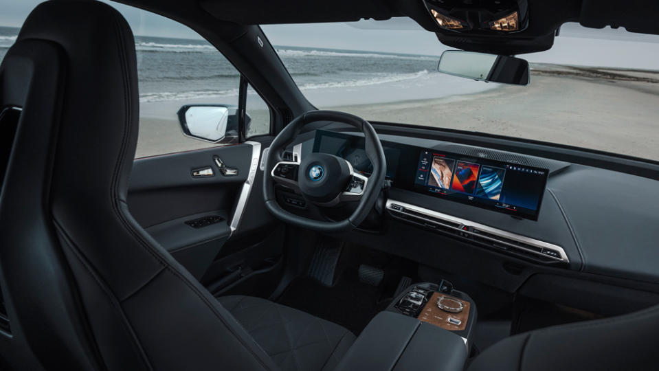 פנים ה-BMW iX M60 החשמלית.