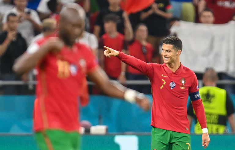 Cristiano Ronaldo anotó los dos tantos de Portugal y alcanzó al iraní Ali Daei con 109 tantos en su selección