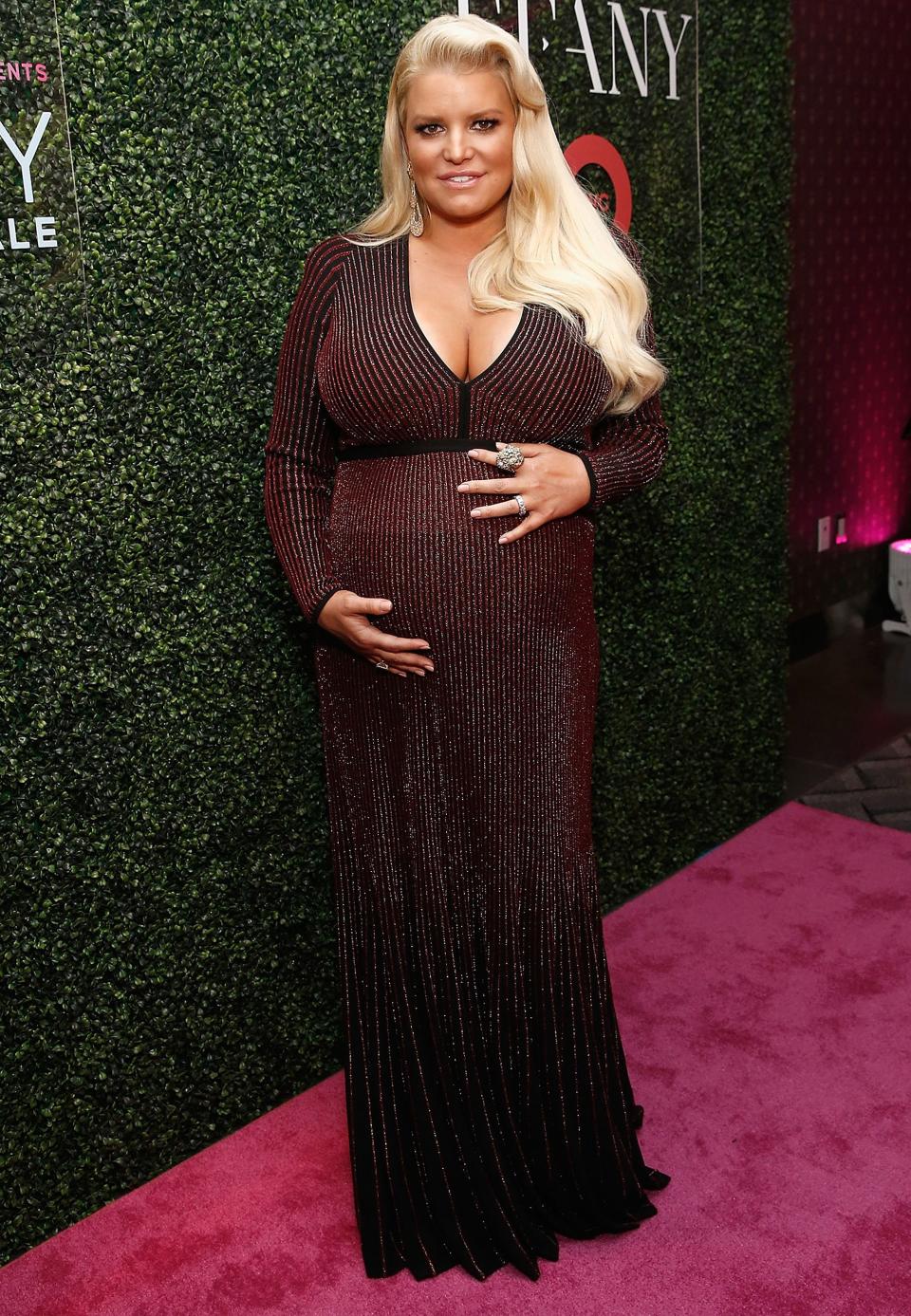 How Jessica Simpson Is Recovering After Giving Birth to Her (Almost 11 Lb.!) New Daughter Birdie