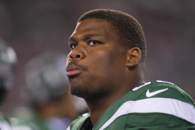 It seems like Quinnen Williams&#39; new deal with the Jets is pretty straightforward. So why hasn&#39;t it gotten done yet? (Photo by Mitchell Leff/Getty Images)