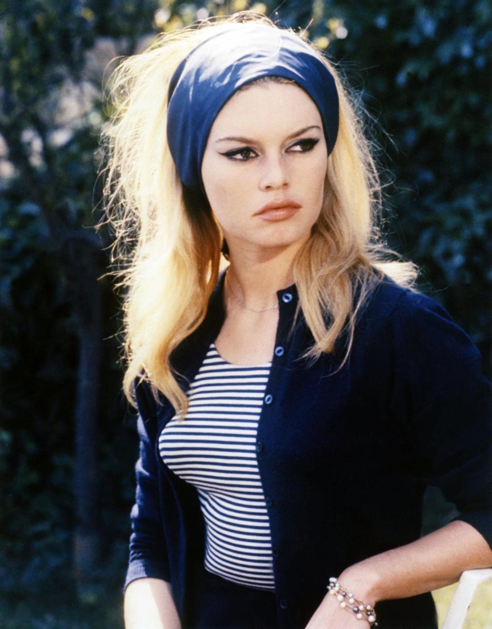 <h1 class="title">Brigitte Bardot with a headband</h1><cite class="credit">Getty Images</cite>