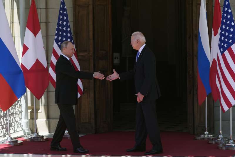 2021年6月16日，美國總統拜登與俄羅斯總統普京在瑞士日內瓦舉行會談（AP）