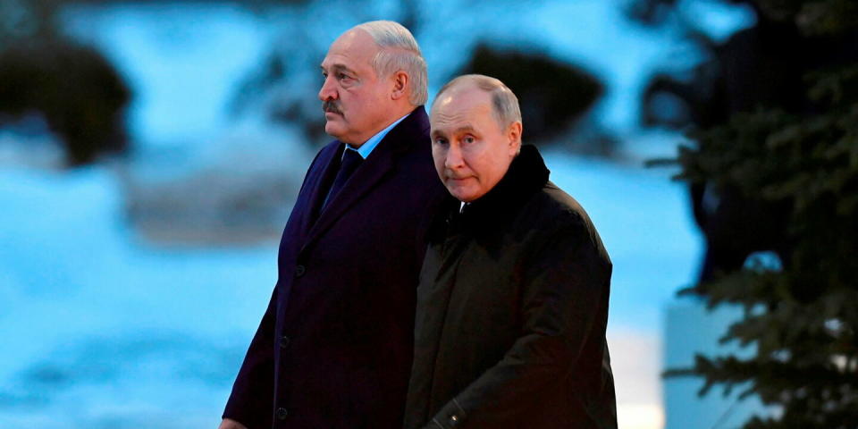 Le président russe, Vladimir Poutine, et le président biélorusse, Alexandre Loukachenko, lors d’une commémoration du 80e anniversaire de la libération de Leningrad, en Russie, le 27 janvier 2024. - Credit: