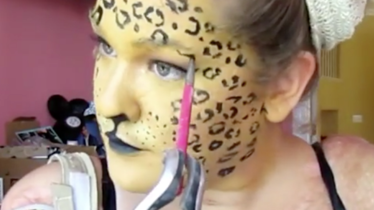 Quadruple Amputee Creates Amazing Cheetah Beauty Tutorial Video 