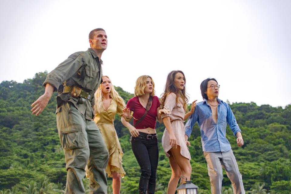 FANTASY ISLAND, (aka BLUMHOUSES FANTASY ISLAND), from left: Austin Stowell, Portia Doubleday, Lucy Hale, Maggie Q, Jimmy O. Yang, 2020. ph: Christopher Moss / © Columbia Pictures / courtesy Everett Collection