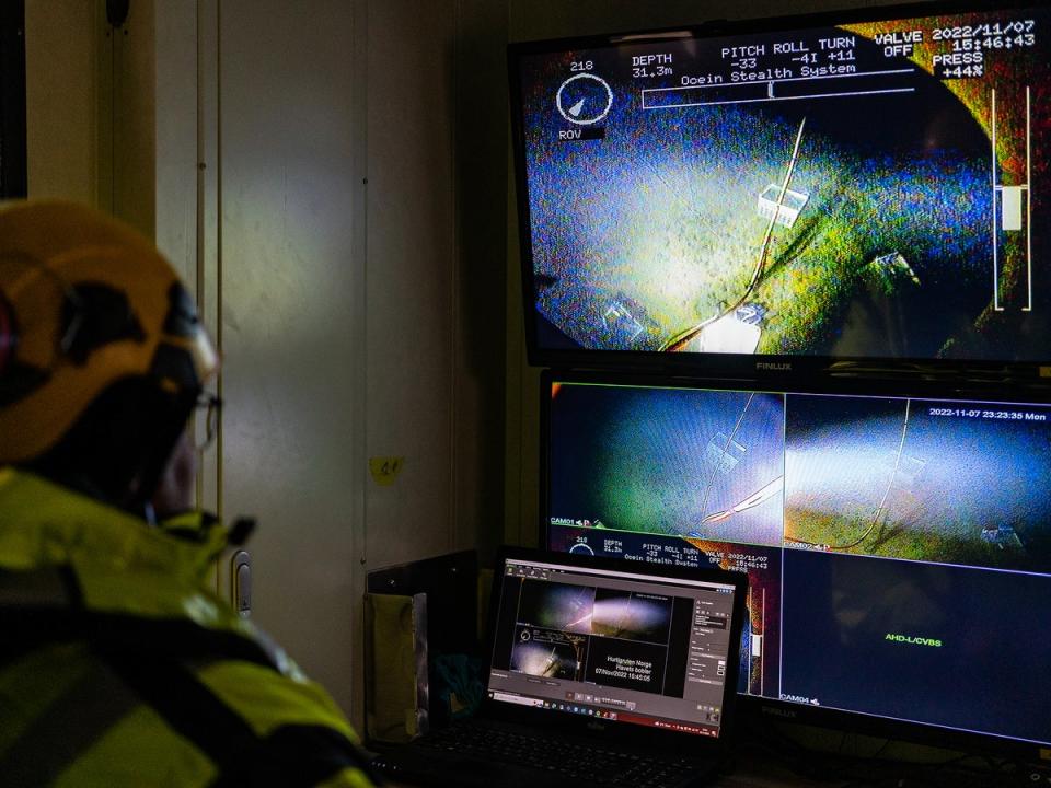 In November 2022, at a secret location in Norway, the Havets Bobler team partner with Hurtigruten Norway to sink four crates of Rathfinny sparkling wine at to a depth of 34m for six months of ageing (Steffen Silseth/Hurtigruten Norway)