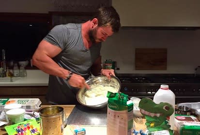 Chris Hemsworth proves he’s an adorbs dad with this homemade birthday cake