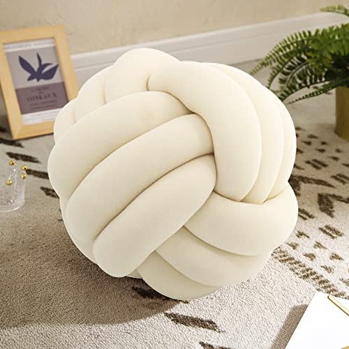 31) Knot Pillow