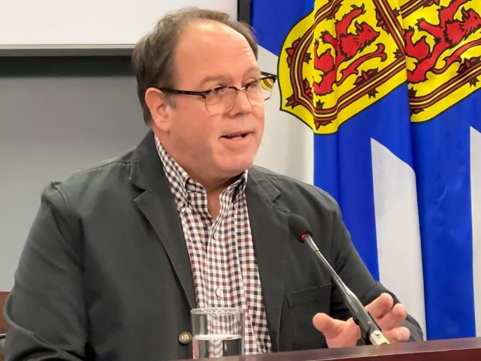 Dalhousie University professor Andrew Corkum's report calls for updates to the mine's safety plans, increased roof monitoring and an independent report on working in high humidity.