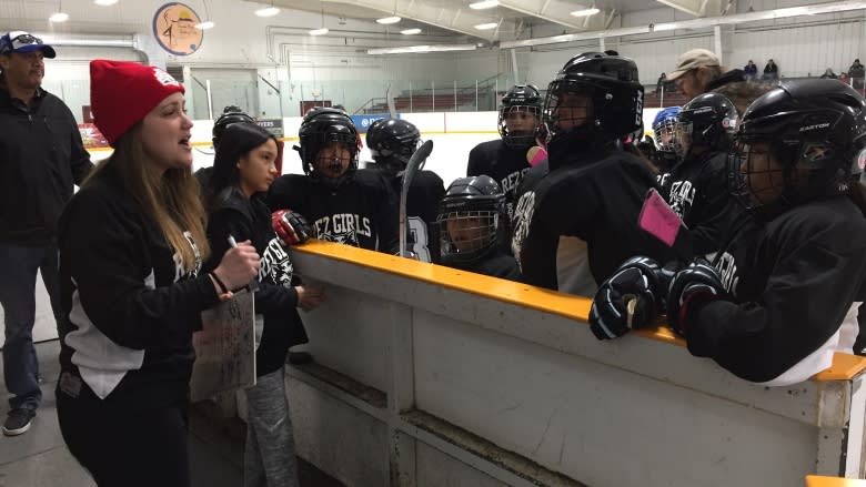 Fundraiser sends Eabametoong girls hockey team to see Ottawa Senators