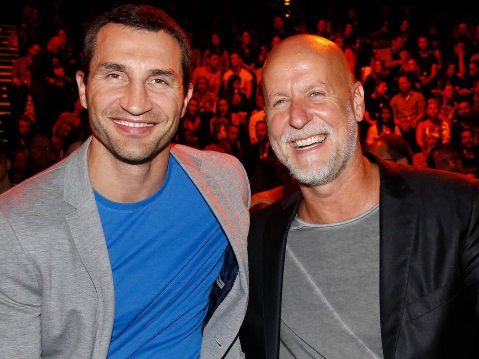 Wladimir Klitschko (li.) und Rainer Schaller bei der Verleihung des New Body Awards 2017 in Berlin. (Bild: imago images/Eventpress)