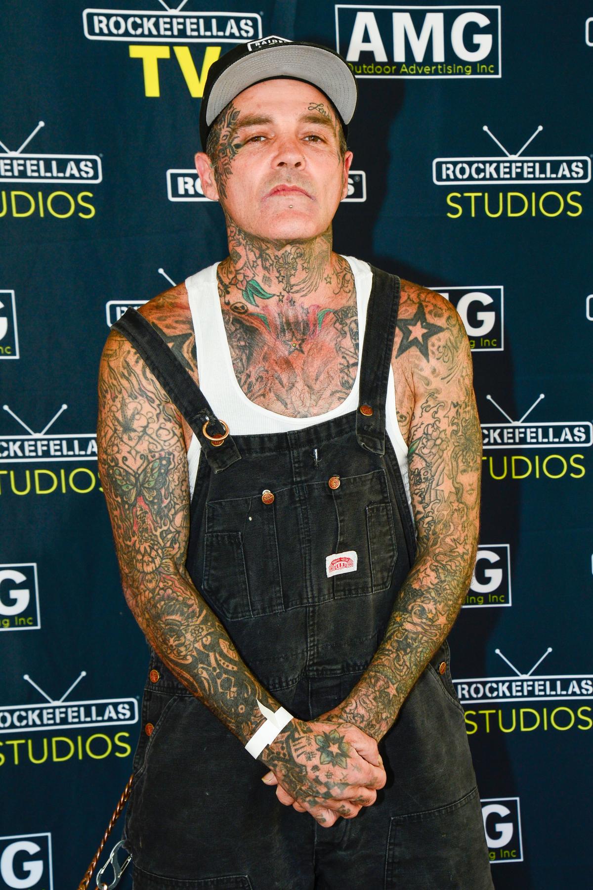 Crazy Town singer and “Celebrity Rehab” star Shifty Shellshock dies at 49